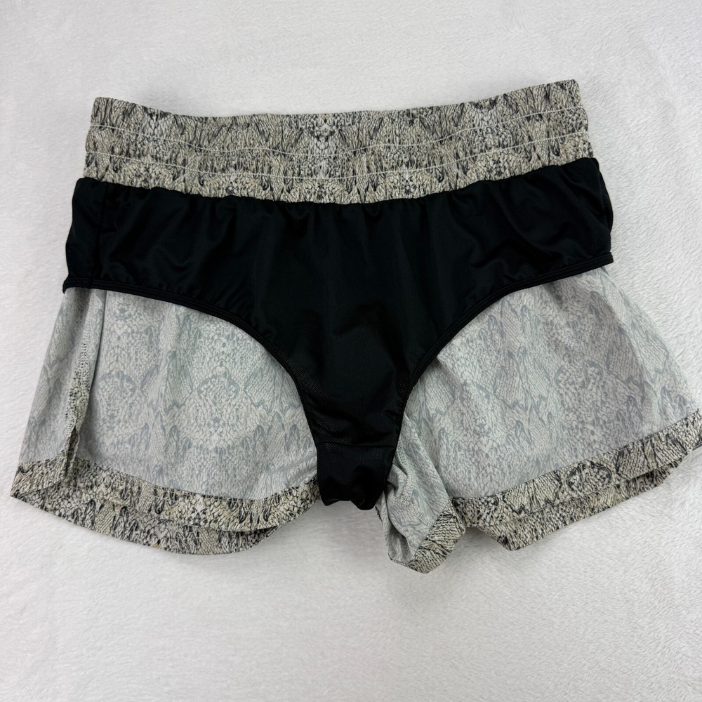Varley Womens Kallin Running Shorts Sz L Animal Snake Print Gym Athletic Workout - Picture 7 of 13